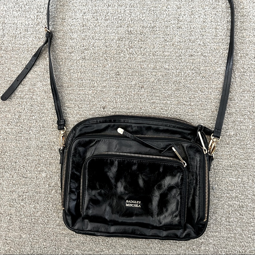 Badgley Mischka messenger style crossbody bag